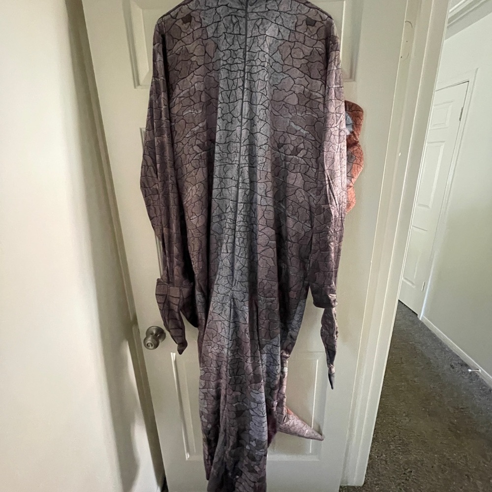 🩶 Adult Spinosaurus Costume 🩶 - Picture 4 of 10